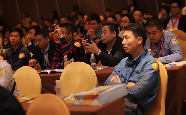 深科特出席SbSTC技術(shù)狂歡趴，分享智能工廠主題演講